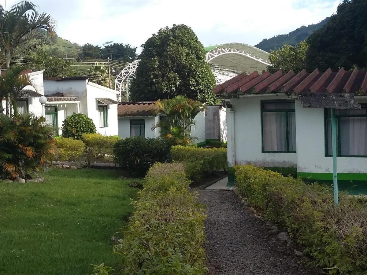 Servituristicos La Esmeralda Hotel Santa Maria Ngoại thất bức ảnh