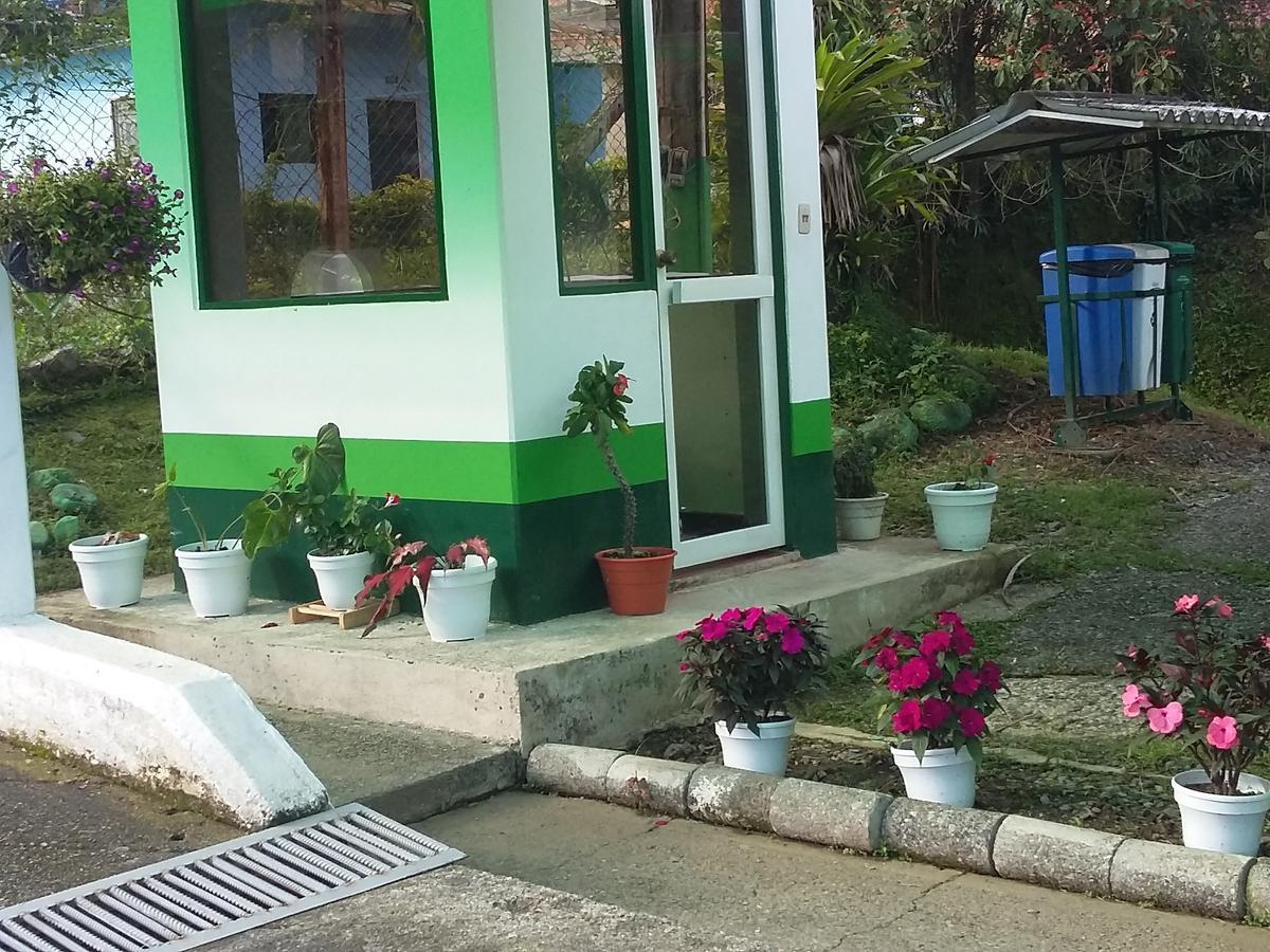 Servituristicos La Esmeralda Hotel Santa Maria Ngoại thất bức ảnh